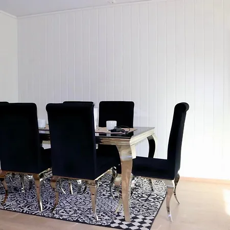 Les Homes - Modern & Cozy Near Oslo Airport