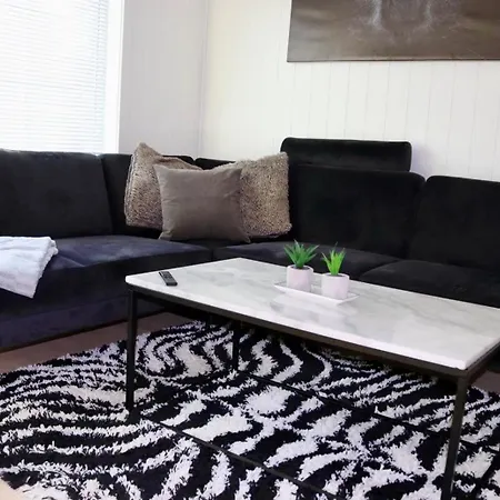 Les Homes - Modern & Cozy Near Oslo Airport בית אירוח *